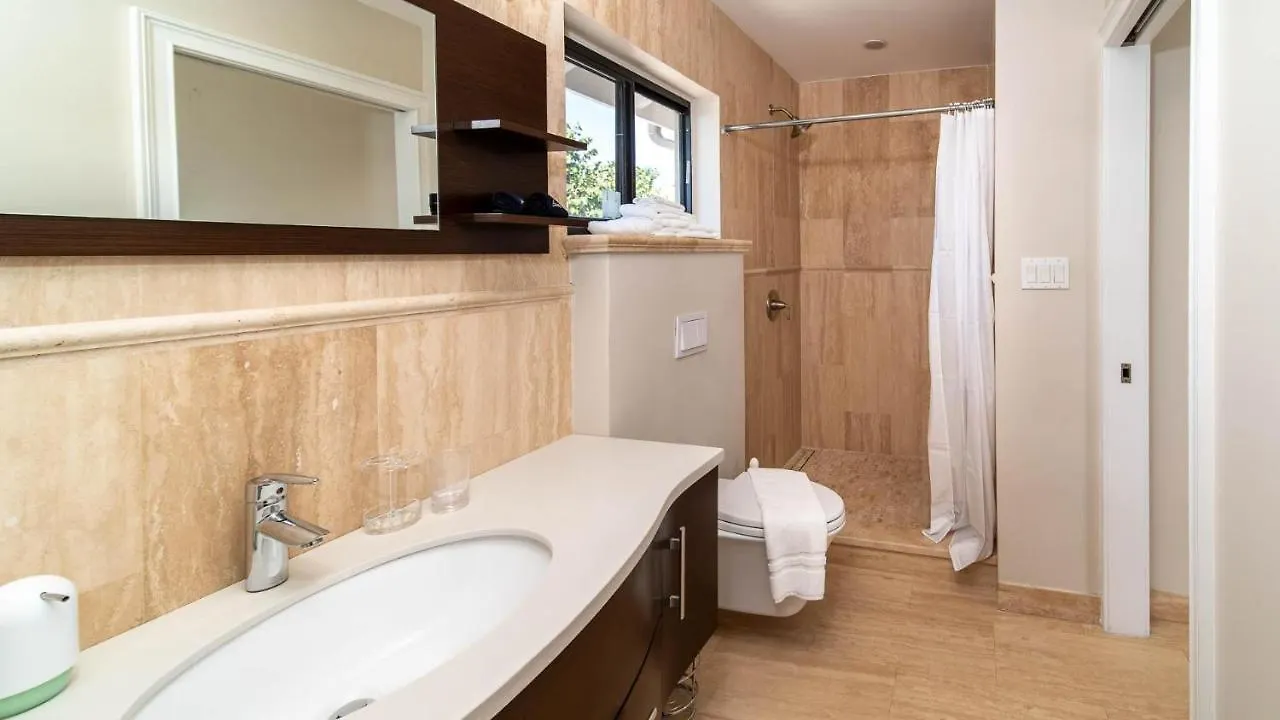 Holiday home Seven Mile View Condo #1 West Bay