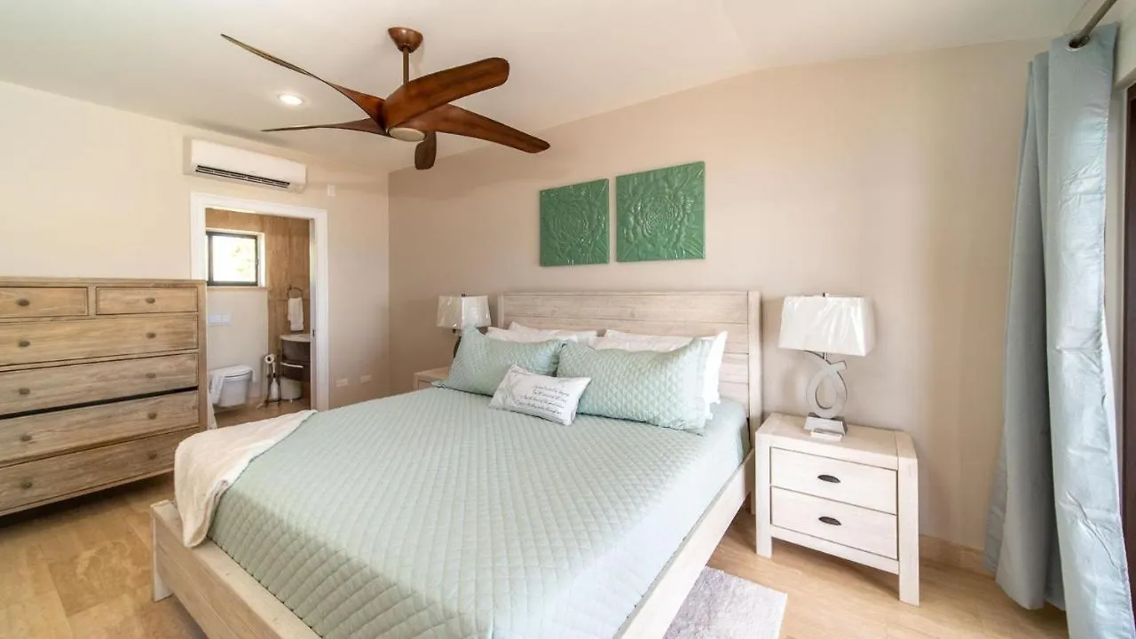 Seven Mile View Condo #1 West Bay Holiday home