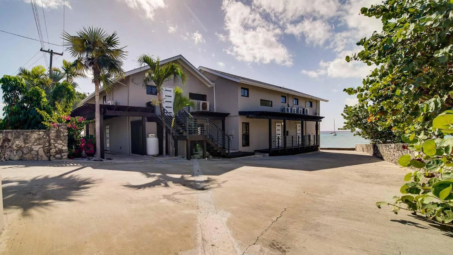 Seven Mile View Condo #1 West Bay Holiday home